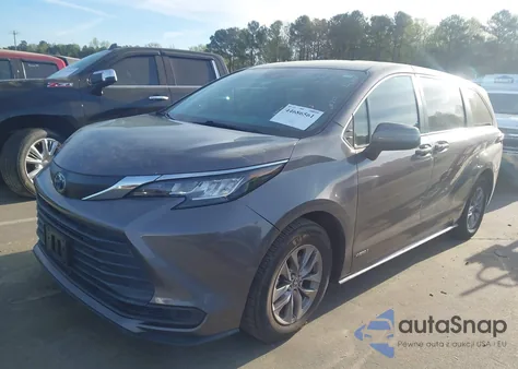 2021 Toyota Sienna Le from USA, damaged, VIN 5TDKRKEC8MS028533